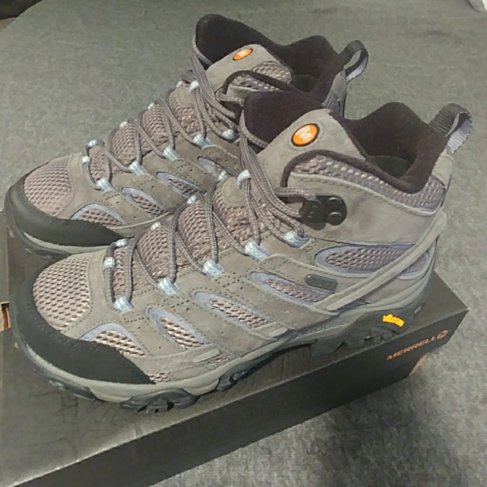 MOAB 2 Mid Waterproof Hiking Boots